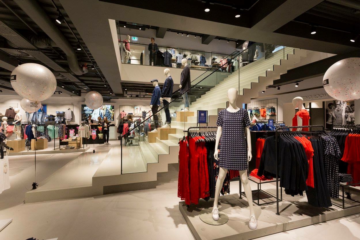 WE Flagship store Utrecht Hoog Catharijne