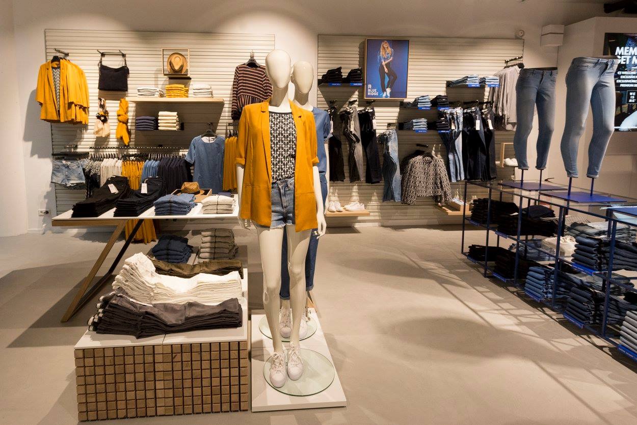 WE Flagship store Utrecht Hoog Catharijne